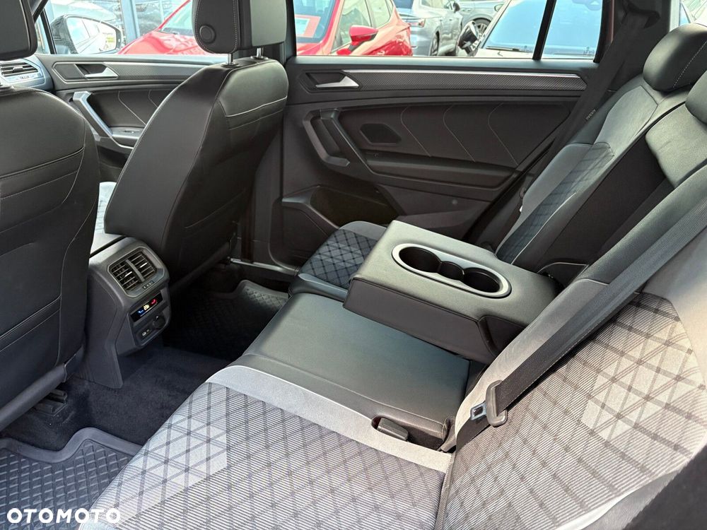 Volkswagen Tiguan - 16