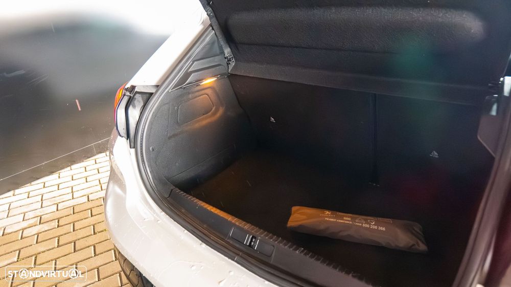 Peugeot 208 1.2 PureTech GT Line - 9