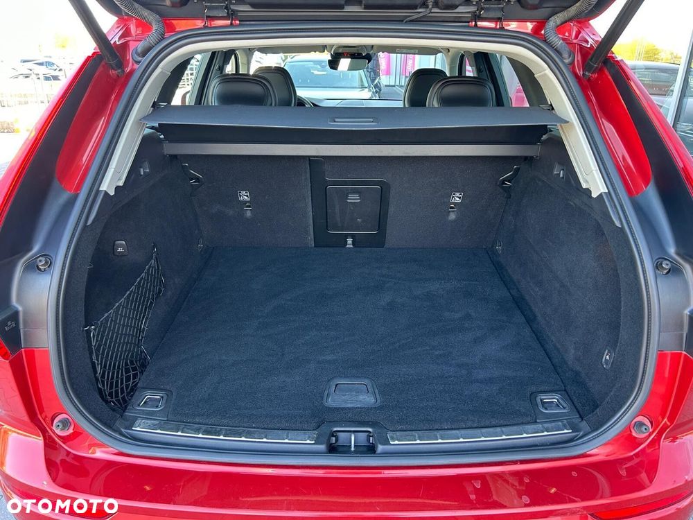 Volvo XC 60 B4 B Momentum - 9