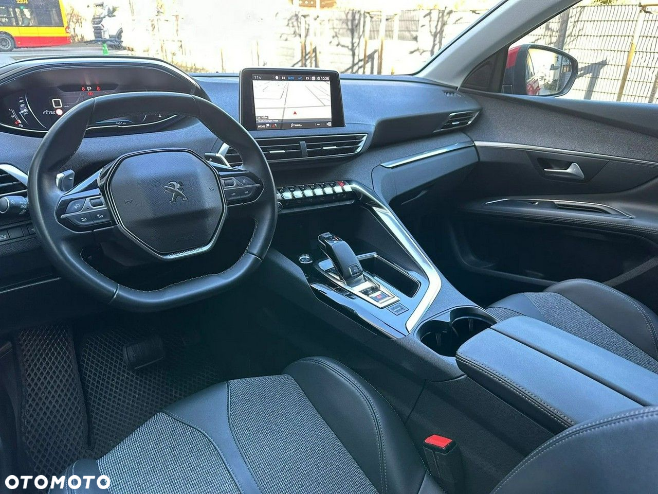 Peugeot 3008 1.2 PureTech Allure S&S EAT8 - 19