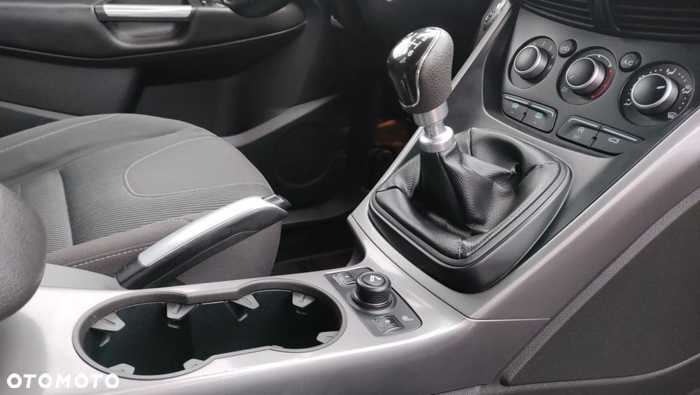 Ford Kuga 1.6 EcoBoost 2x4 Trend - 21