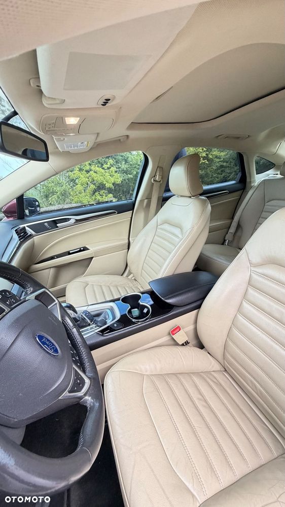 Ford Fusion - 4