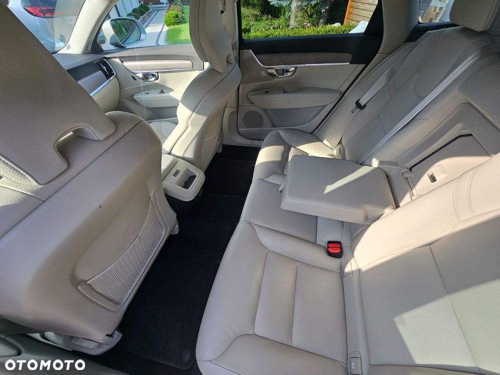 Volvo V90 Cross Country B5 D AWD Core - 22