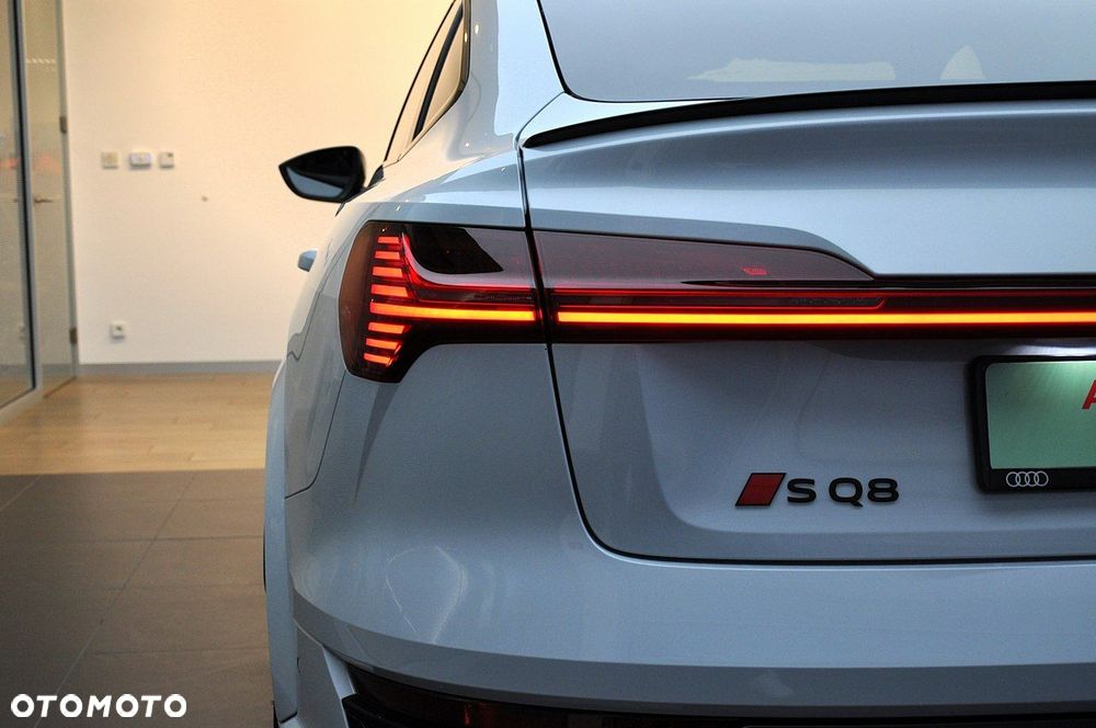 Audi SQ8 e-tron - 13