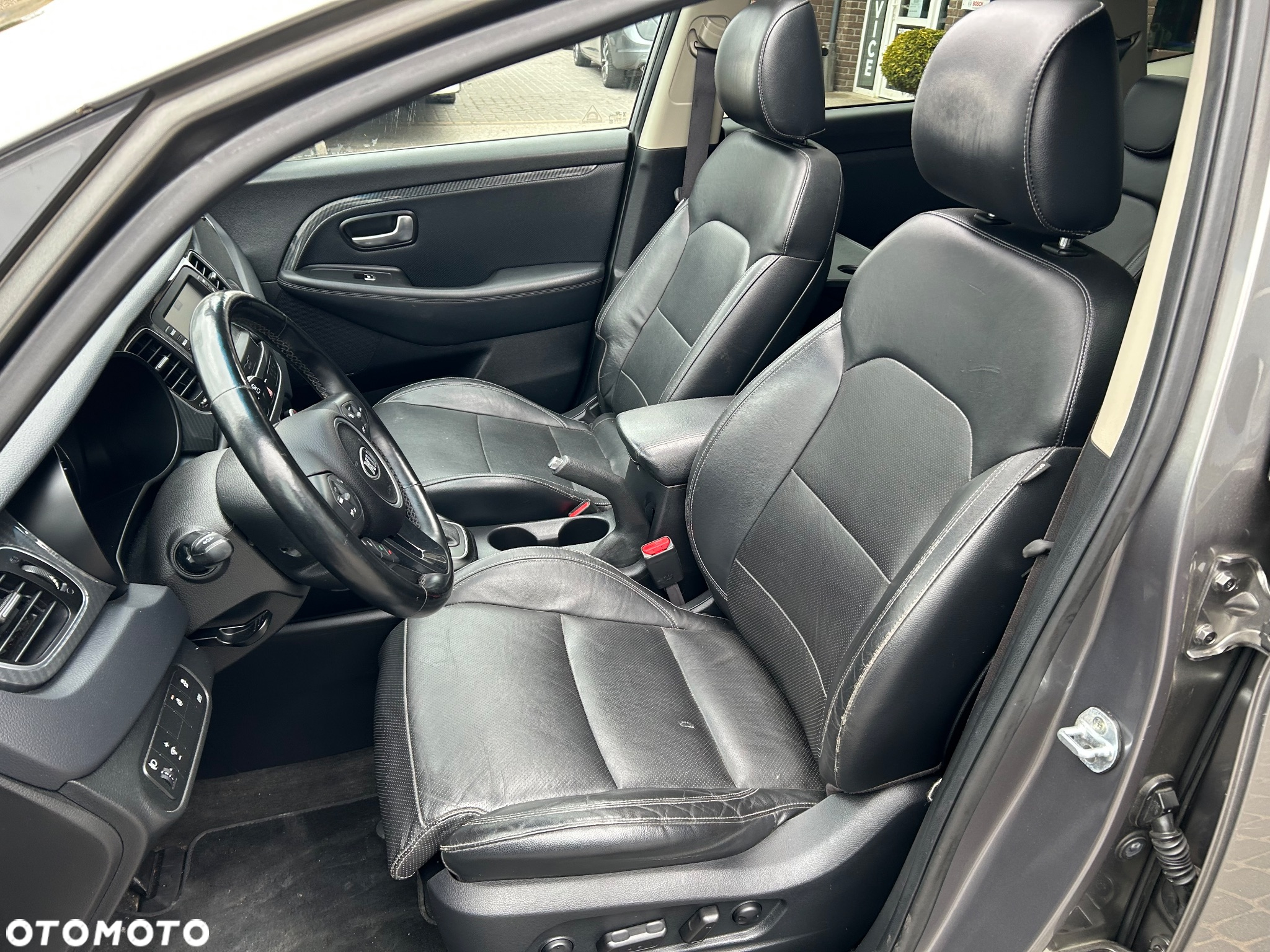 Kia Carens 1.7 CRDi L 7os DCT - 18