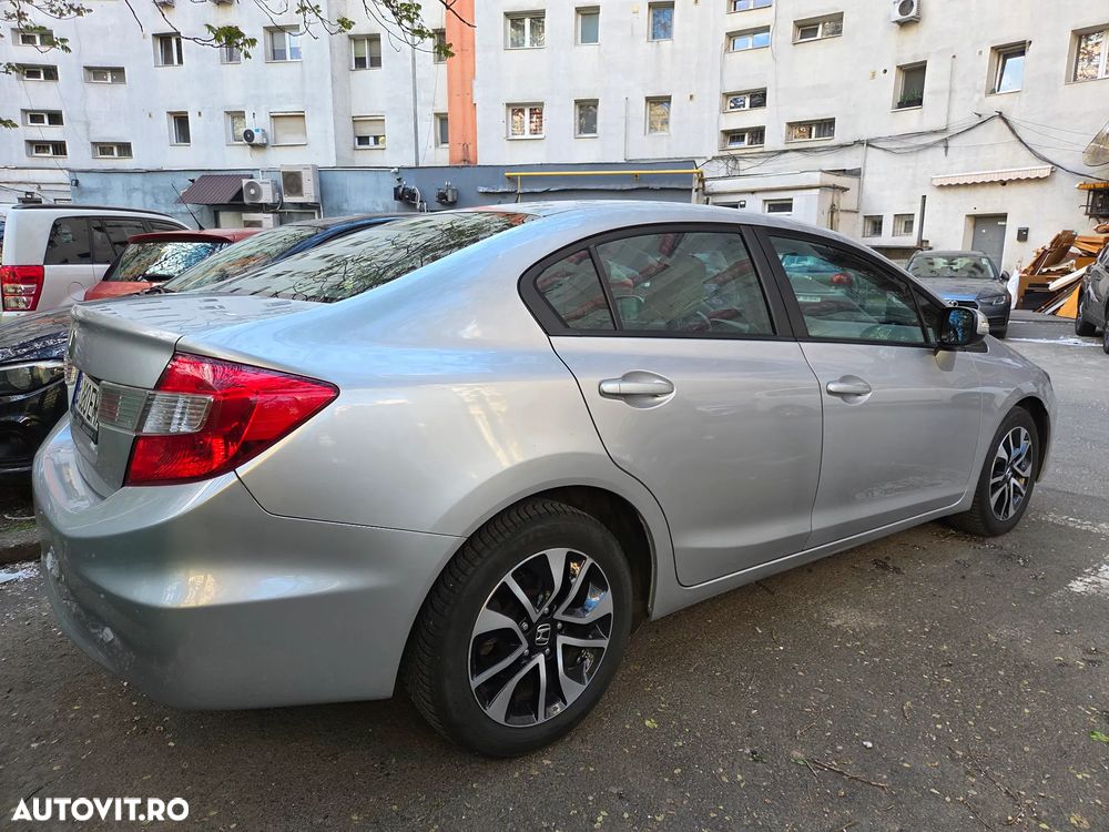 Honda Civic 1.8 i-VTEC AT Lifestyle - 4