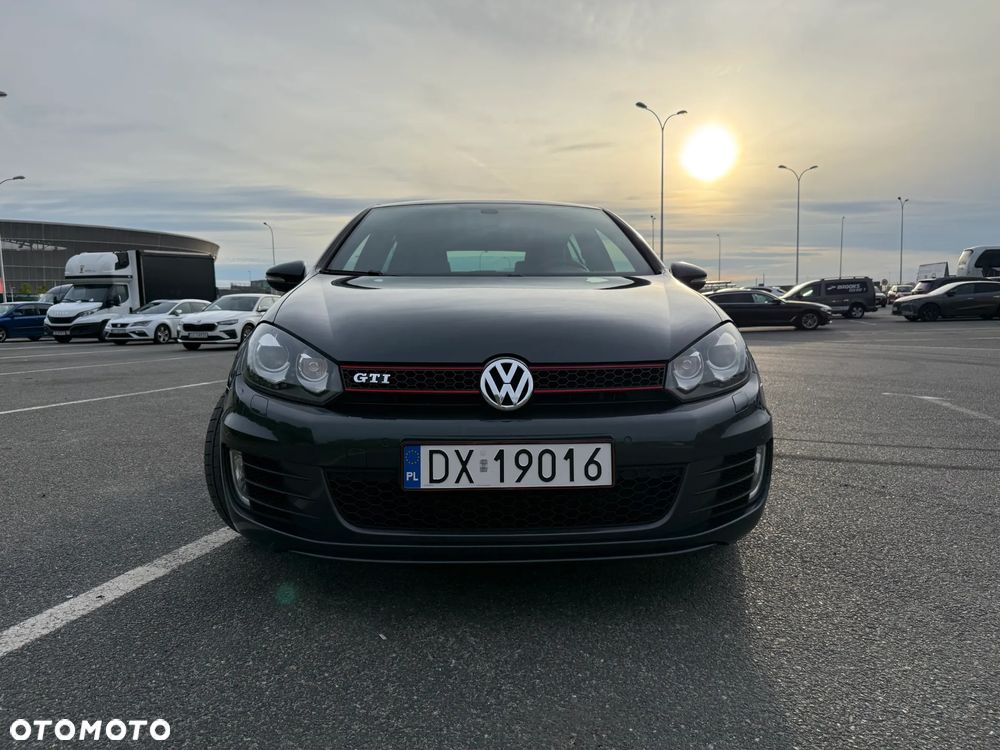 Volkswagen Golf - 8