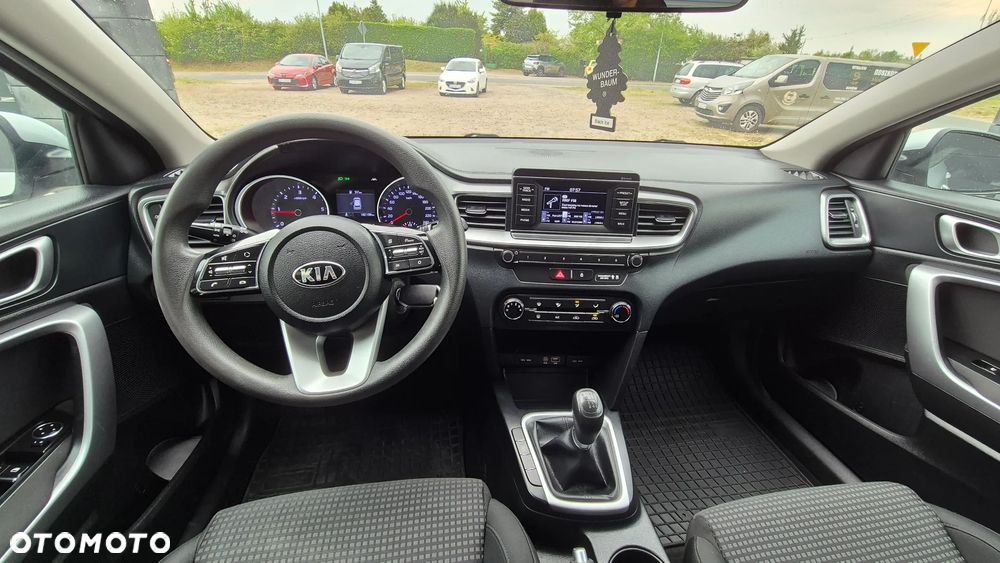 Kia Ceed - 25