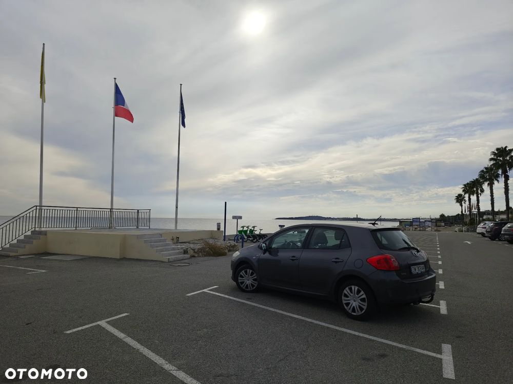 Toyota Auris 2.0 D-4D - 2