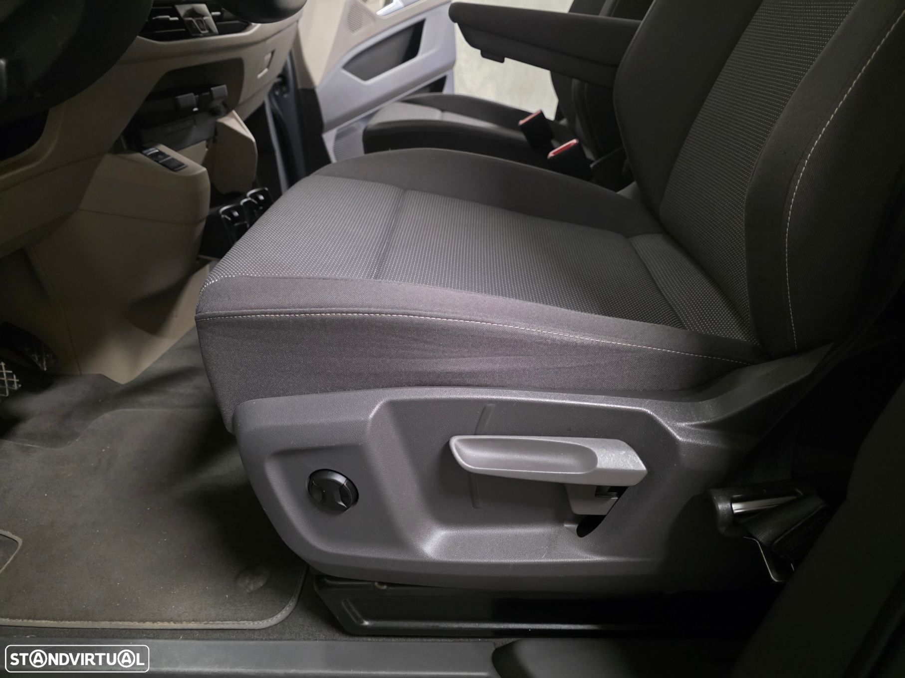 VW Multivan 2.0 TDI Life DSG - 29