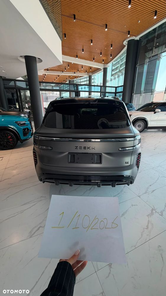 ZEEKR 8X - 6