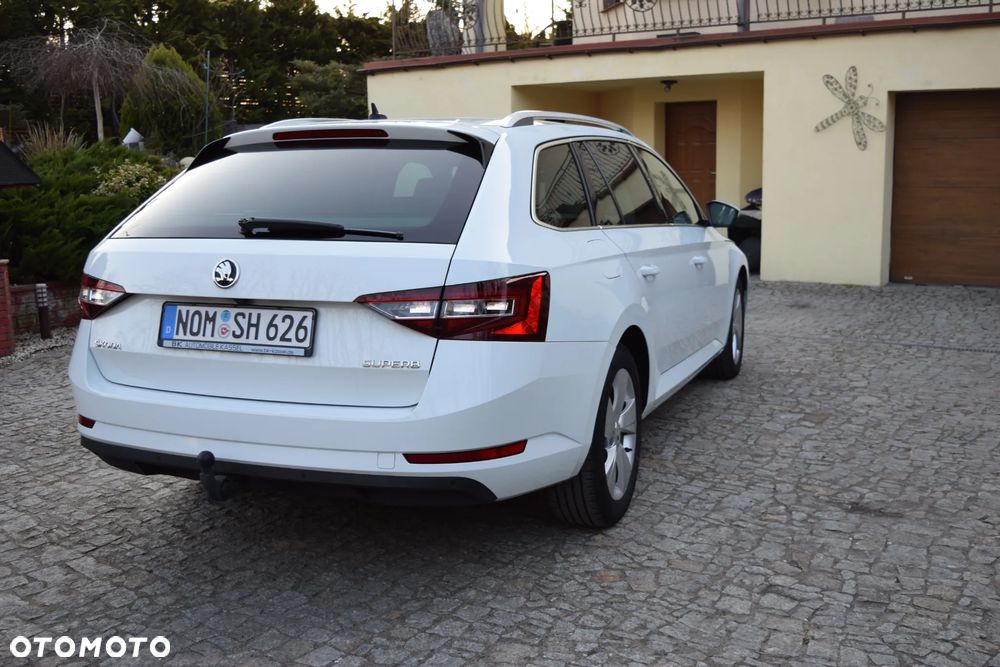 Skoda Superb 2.0 TDI DSG Ambition - 6