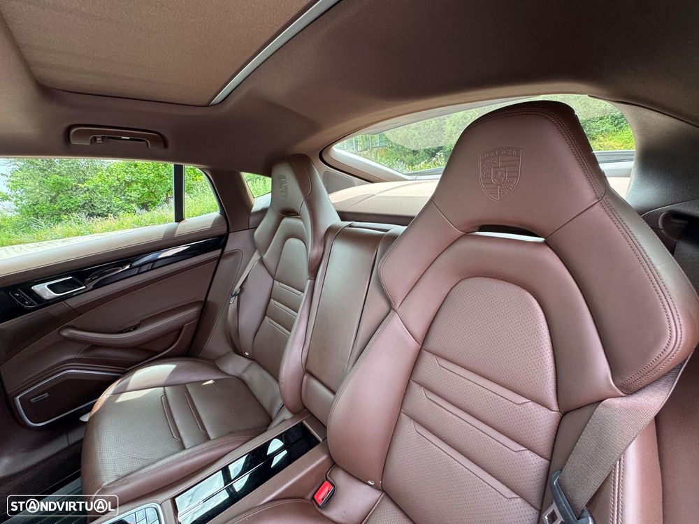 Porsche Panamera 4 E-Hybrid Platinum Edition - 10