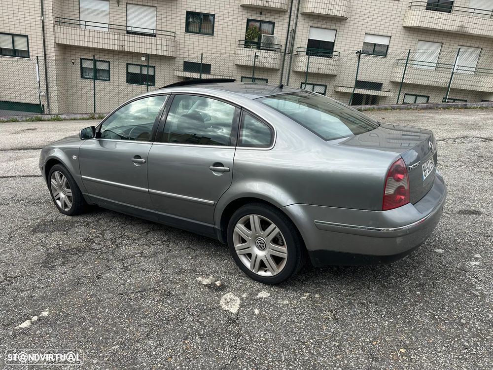 VW Passat 1.9 TDi Highline - 6