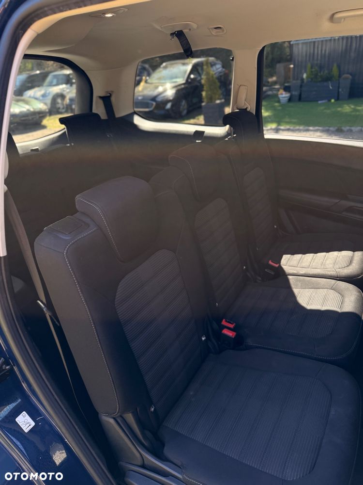 Ford Galaxy - 8