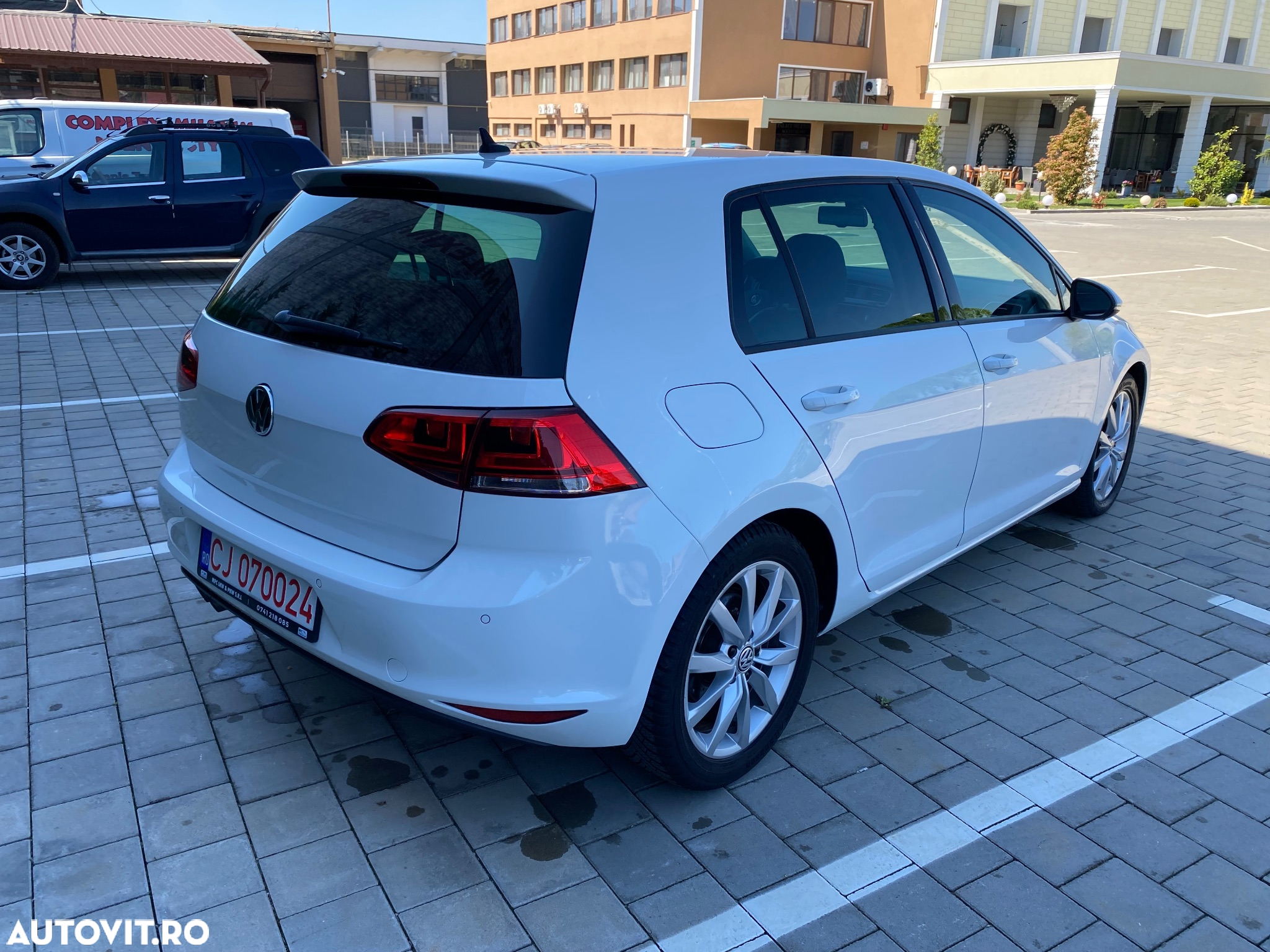 Volkswagen Golf 2.0 TDI Highline - 13
