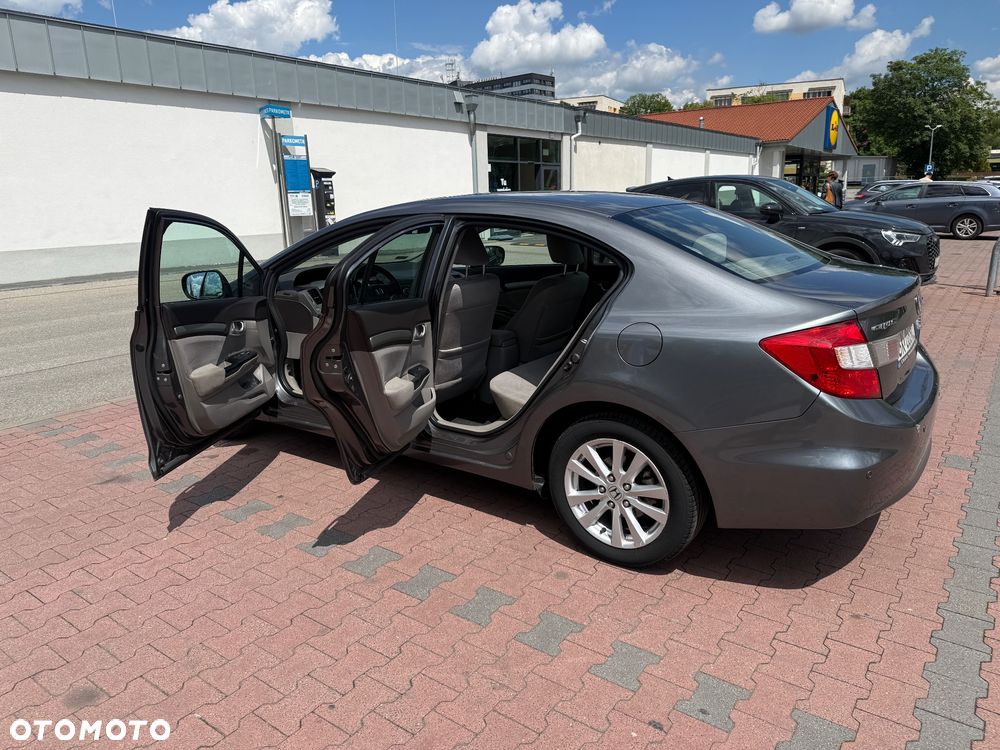 Honda Civic 1.8 Executive - 16