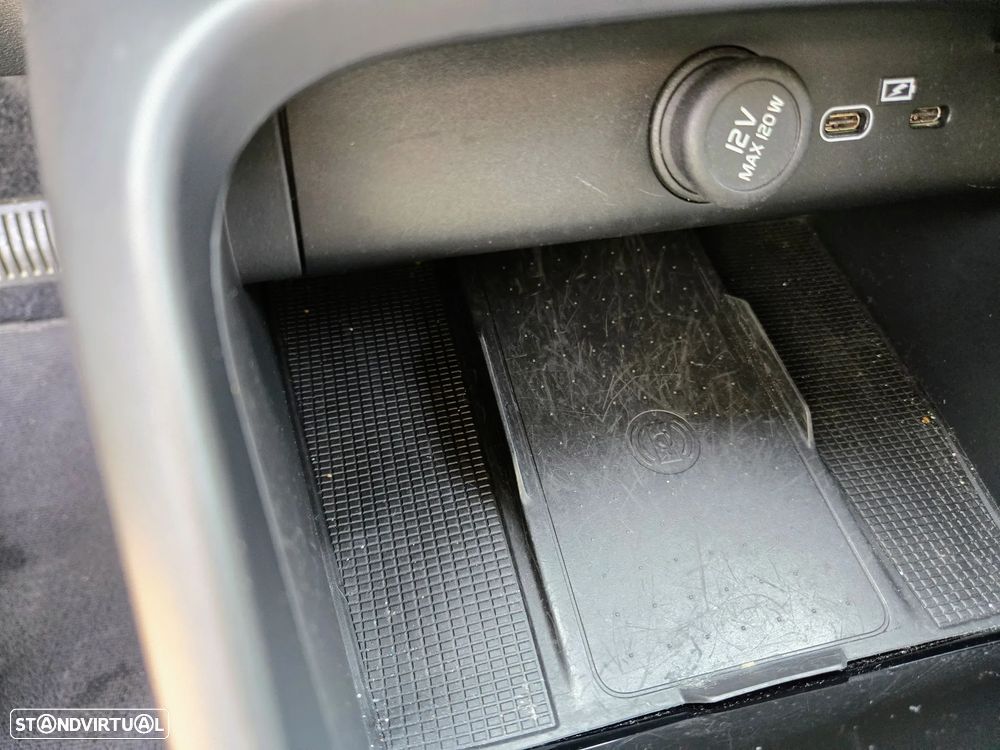 Volvo XC 40 Recharge Plus — fotografia 18