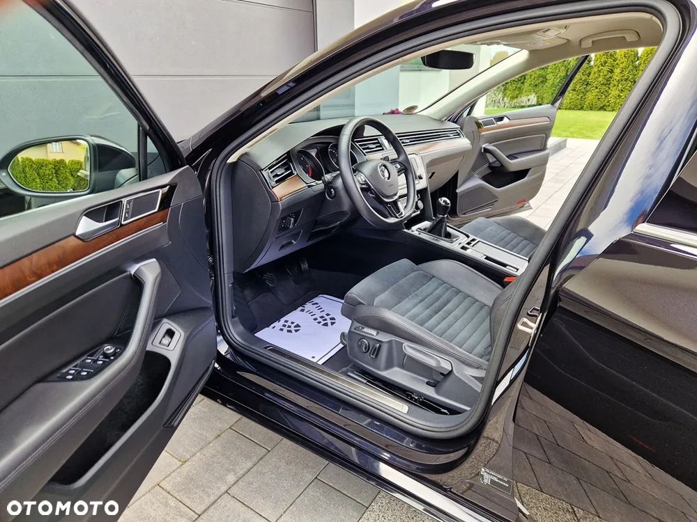 Volkswagen Passat 2.0 TDI (BlueMotion Technology) Highline - 14