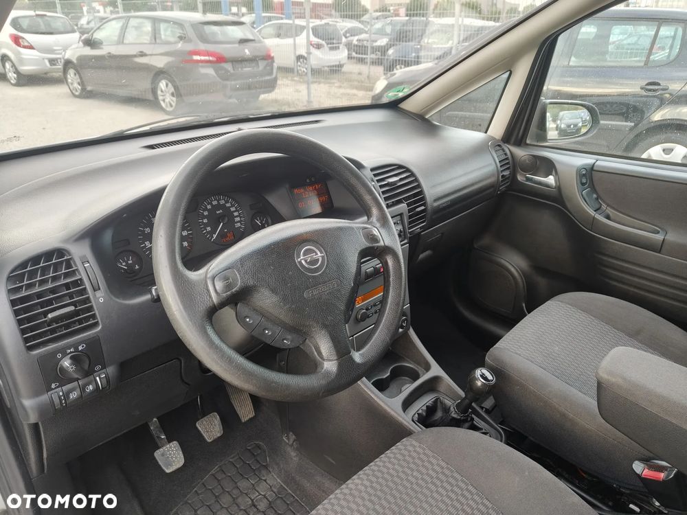 Opel Zafira - 17