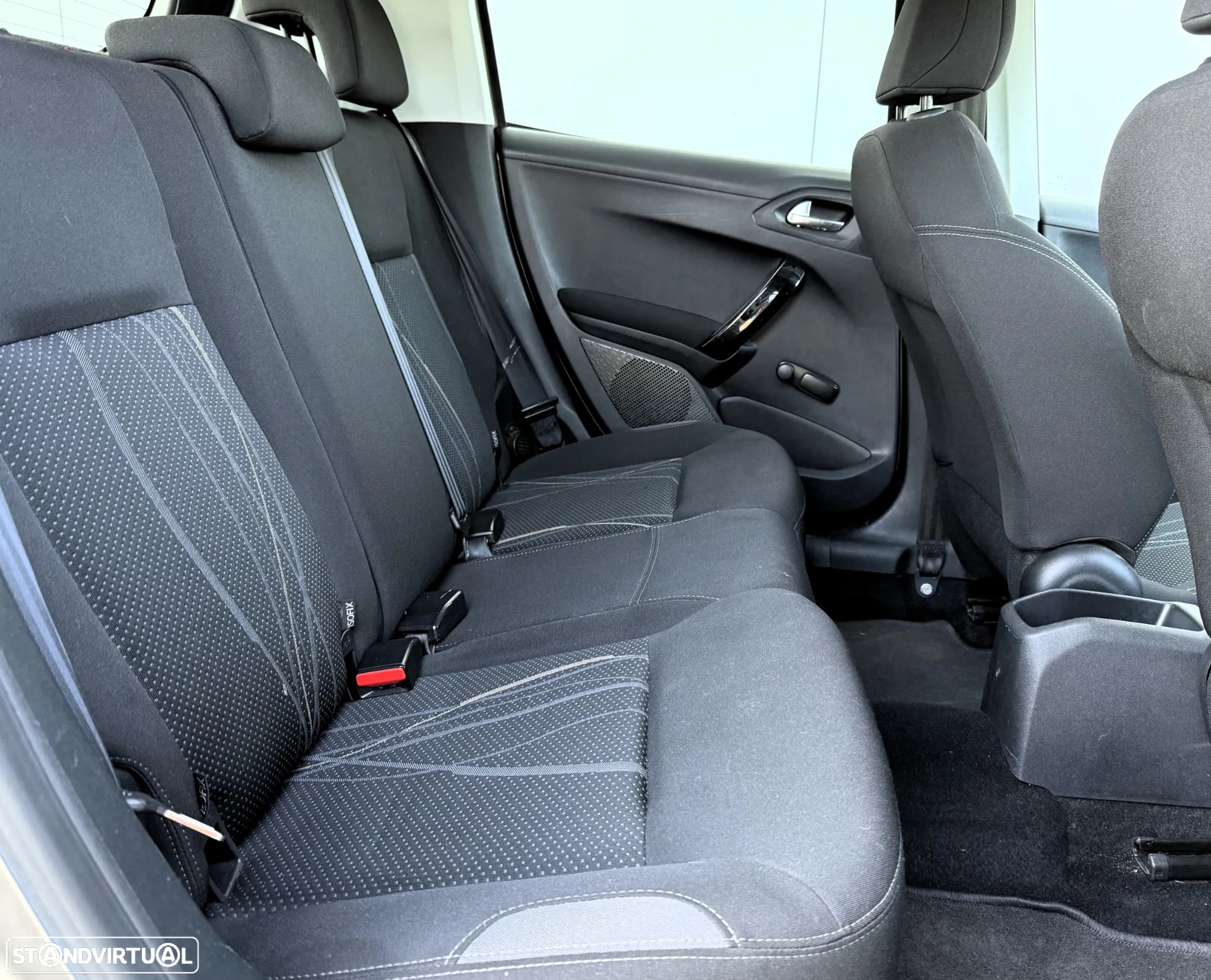 Peugeot 208 1.2 VTi Allure - 29