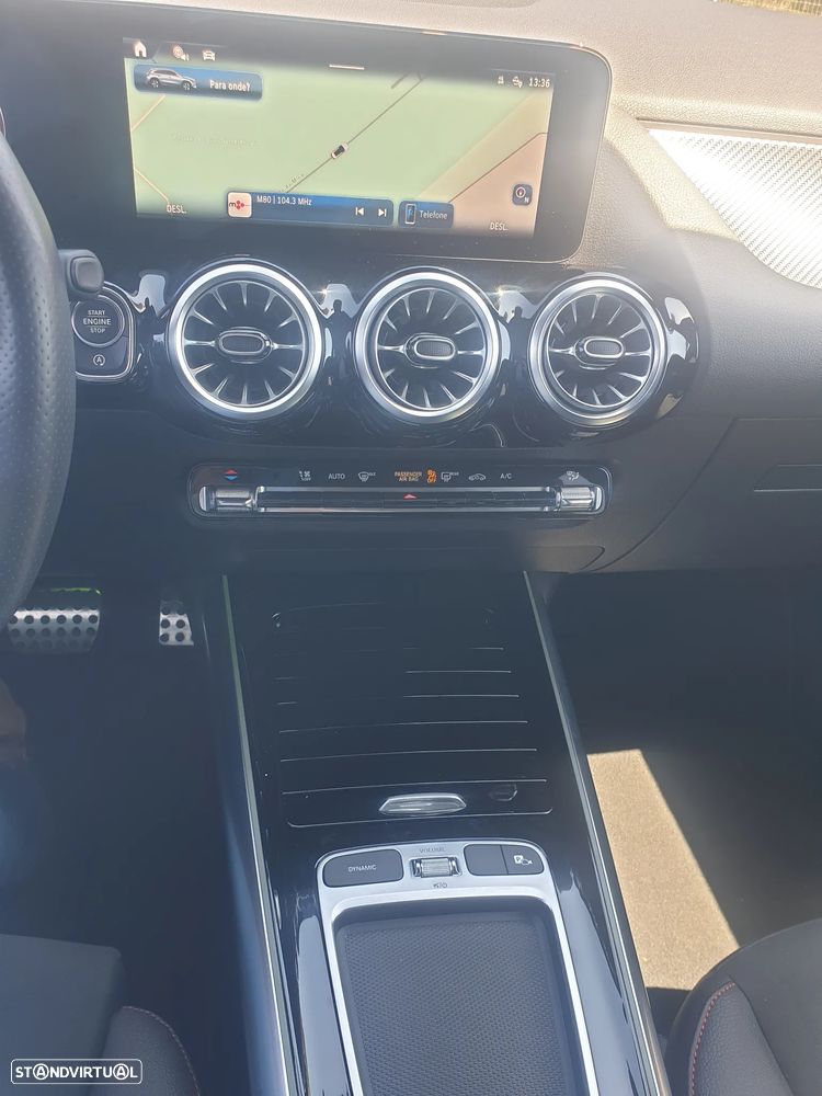Mercedes-Benz GLA 200 d AMG Line - 12