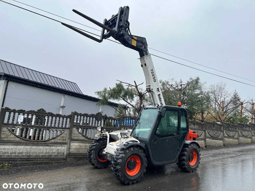 Bobcat T2250 | Ładowarka Teleskopowa | BOBCAT T 2250 | Udźwig 2200 kG | 5 Metrów | Nowe Opony | w Oryginale | Stan IDEALNY | Miniładowarka | 6 Metrów | - 14
