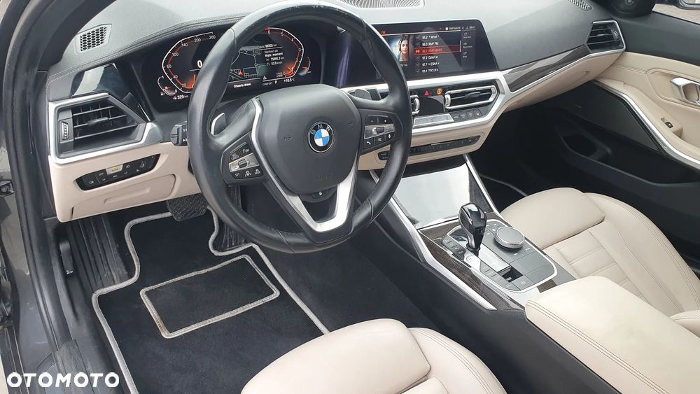BMW Seria 3 330i xDrive Luxury Line sport - 20