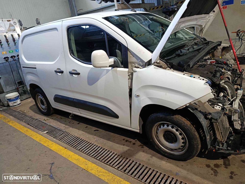 Carro MOT: B16DT DV6FD CXVEL: BE45O OPEL COMBO E VAN 2019 1.6D 99CV ??? BRANCO DIESEL - 1
