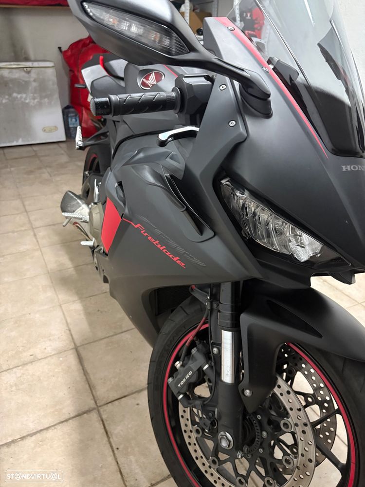 Honda Fireblade Cbr1000rr - 3