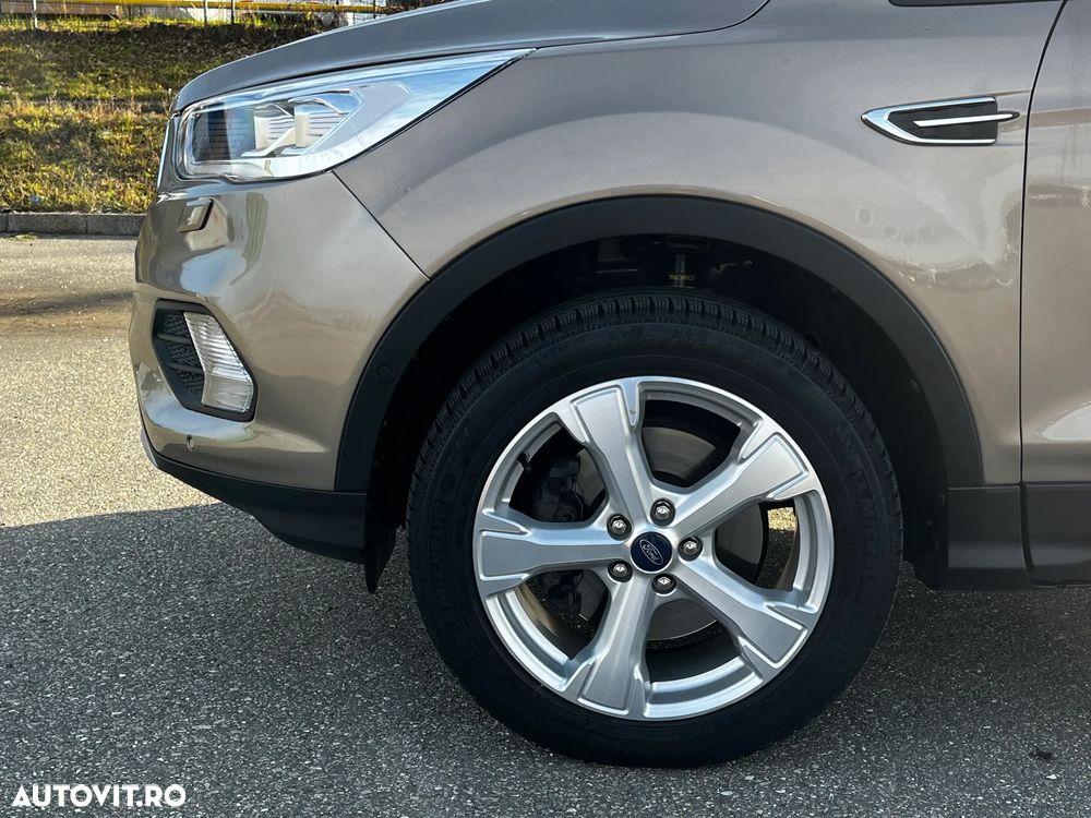 Ford Kuga - 25