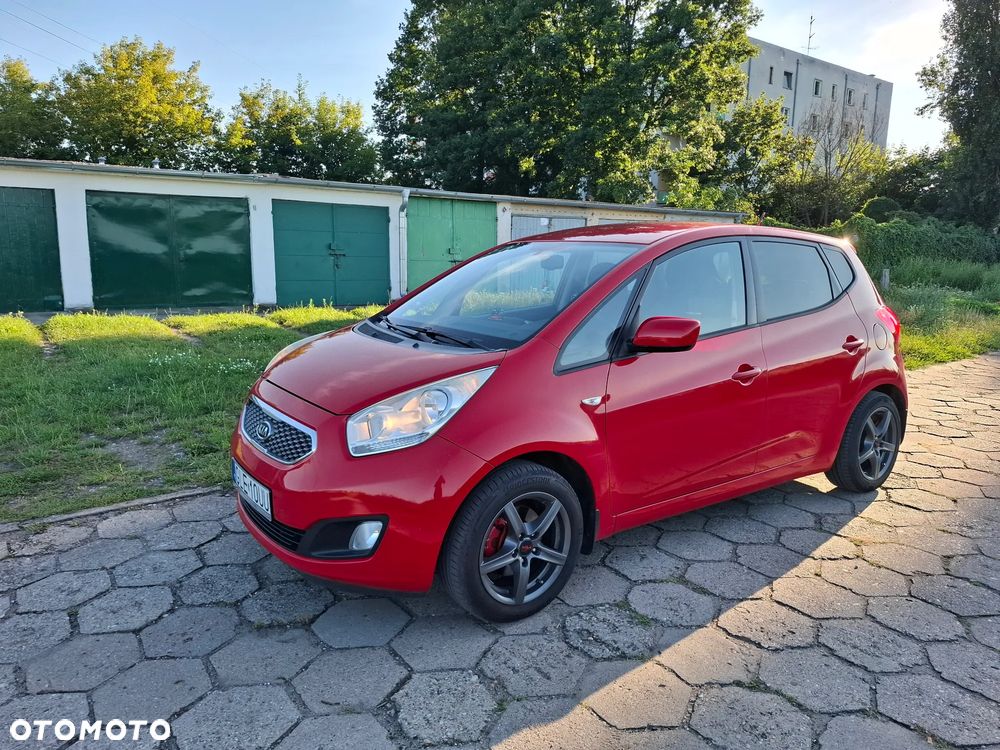Kia Venga 1.6 L - 11