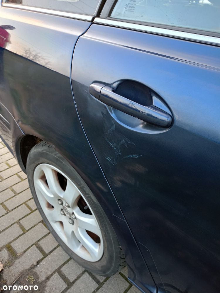 Toyota Avensis 2.0 VVT-i Team - 6