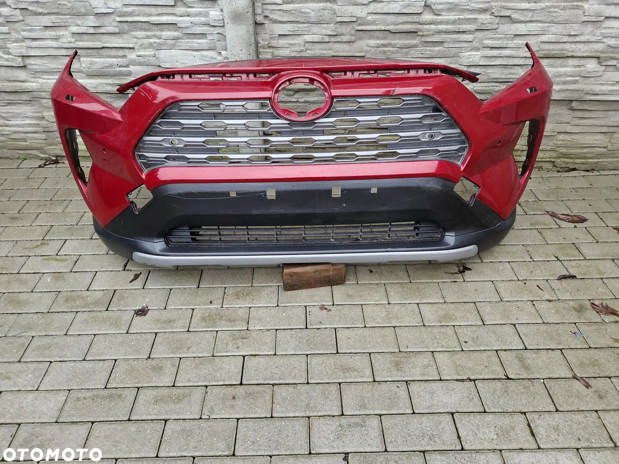 Zderzak Toyota Rav4 v 2019 - - 1