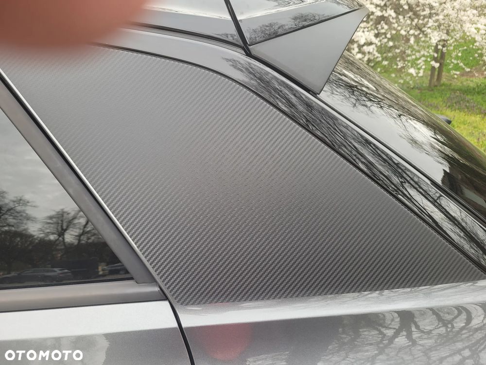 Volkswagen T-Roc - 4