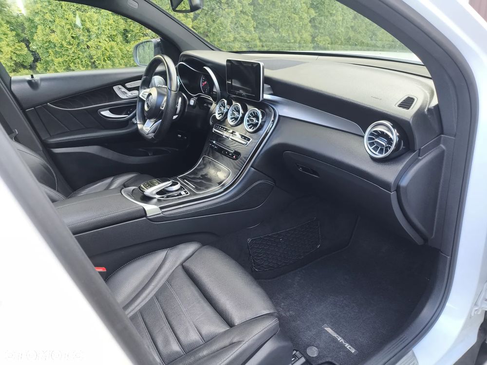 Mercedes-Benz GLC 300 4Matic 9G-TRONIC AMG Line - 17