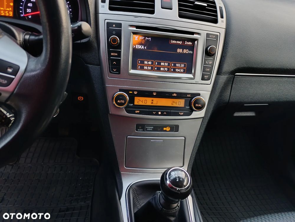 Toyota Avensis 2.0 D-4D - 15