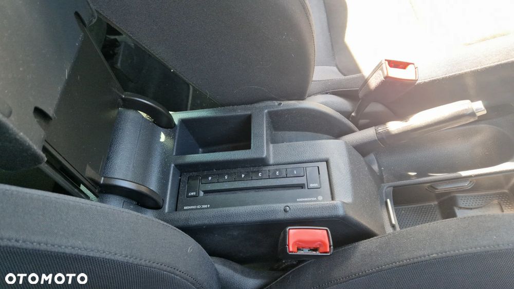 Volkswagen Golf - 6