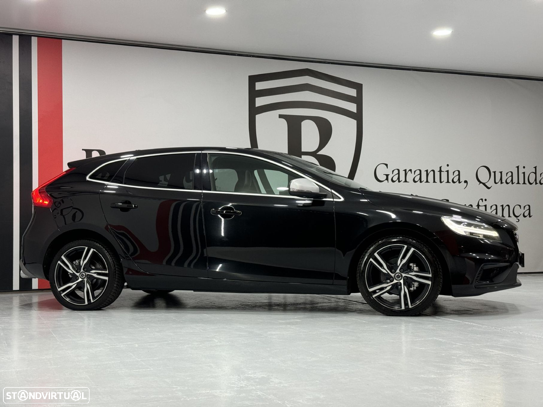 Volvo V40 2.0 D2 R-Design - 18