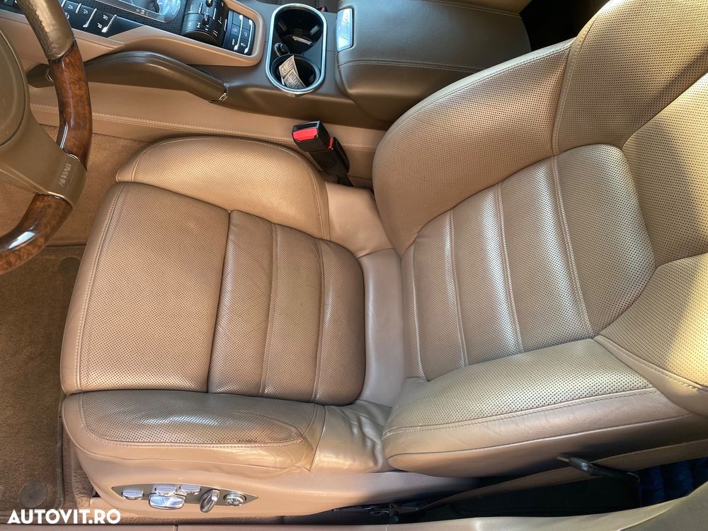 Porsche Cayenne 3.0 L V6 - 9