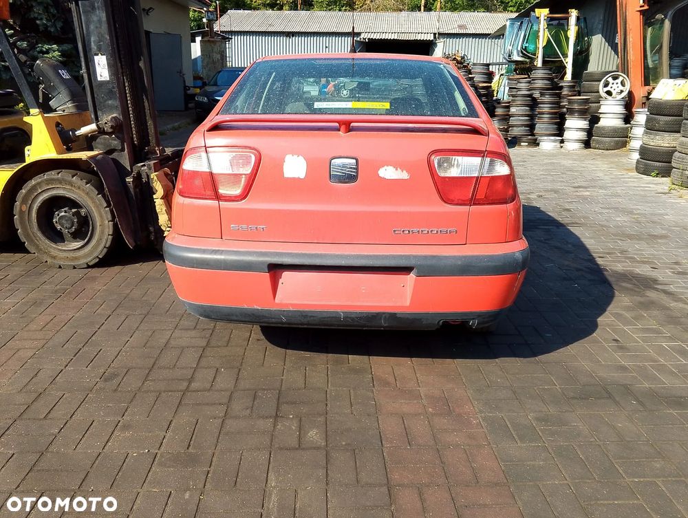 Seat Cordoba (99-02r.) 1.4 B 59KM. Silnik AKK Skrzynia DXK lakier P3G / LP3G / D8.Cały na części. GWARANCJA !!! Przód Tył Zestaw Komplet Drzwi Klapa Zderzak Błotnik Maska Grill Atrapa Szyba Pas Lampa Lusterko Boczki Fotel Kanapa Kokpit Deska Rozdzielcza Przełącznik Włącznik Sterownik Przewody Wiązka Instalacja Moduł Komputer Czujnik Listwa Pompa Alternator Wtryski Głowica Rozrusznik Kompresor Sprzęgło Dwumas Silnik Skrzynia ABS Klimatyzacji Paliwa Wspomagania Kolektor Turbina Przepustnica Zawór Chłodnica Koło Hak Belka Sanki Zawieszenie Mcpherson Półoś Amortyzator Wydech Tłumik Zacisk Most - 5