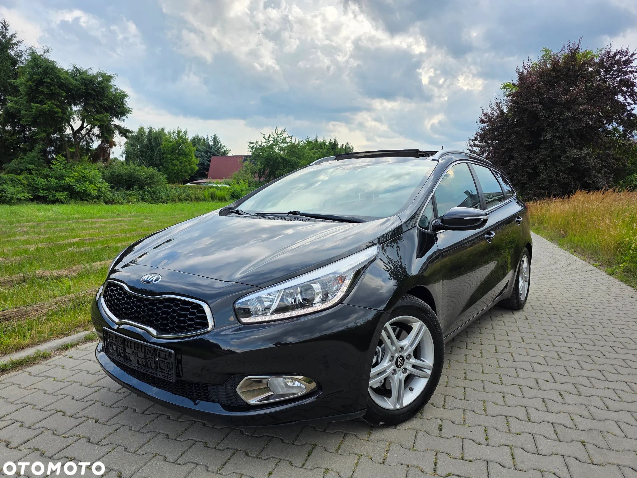 Kia Ceed 1.6 GDI Fifa World Cup Edition - 1