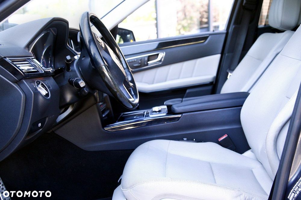 Mercedes-Benz Klasa E 350 CDI DPF 4Matic BlueEFFICIENCY 7G-TRONIC Avantgarde - 17