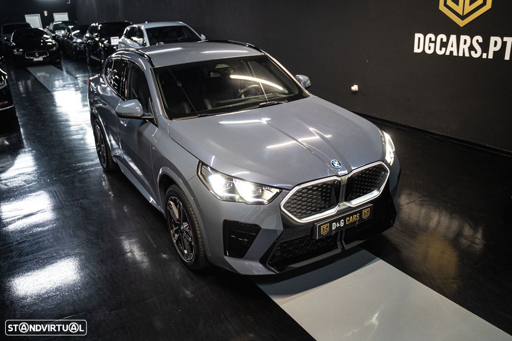 BMW iX2 eDrive20 Pack Desportivo M - 4
