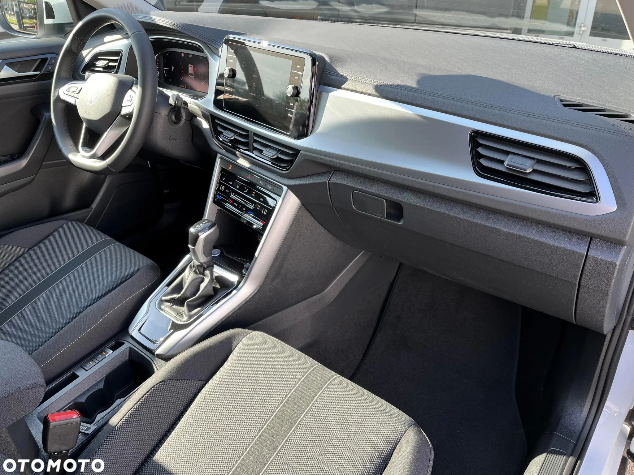 Volkswagen T-Roc 1.5 TSI Life Plus DSG - 34