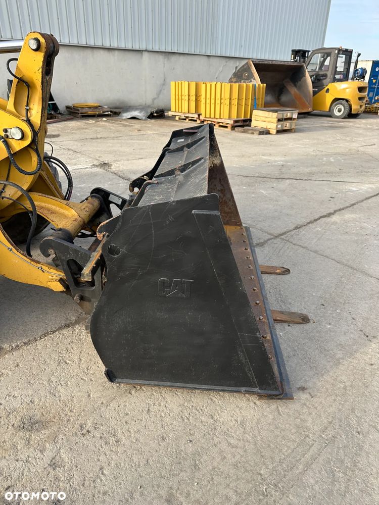 Caterpillar 907M - 11