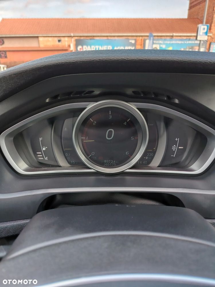 Volvo V40 D4 Summum - 9