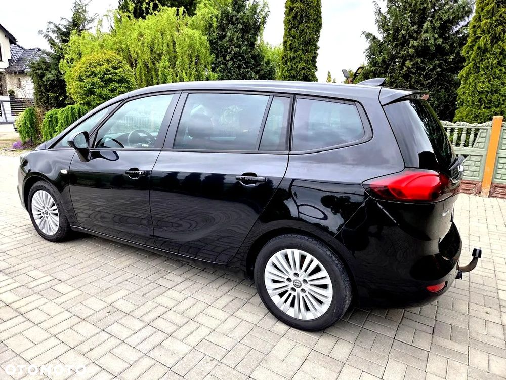 Opel Zafira - 10