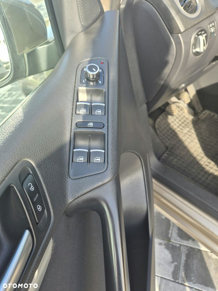Volkswagen Tiguan - 11
