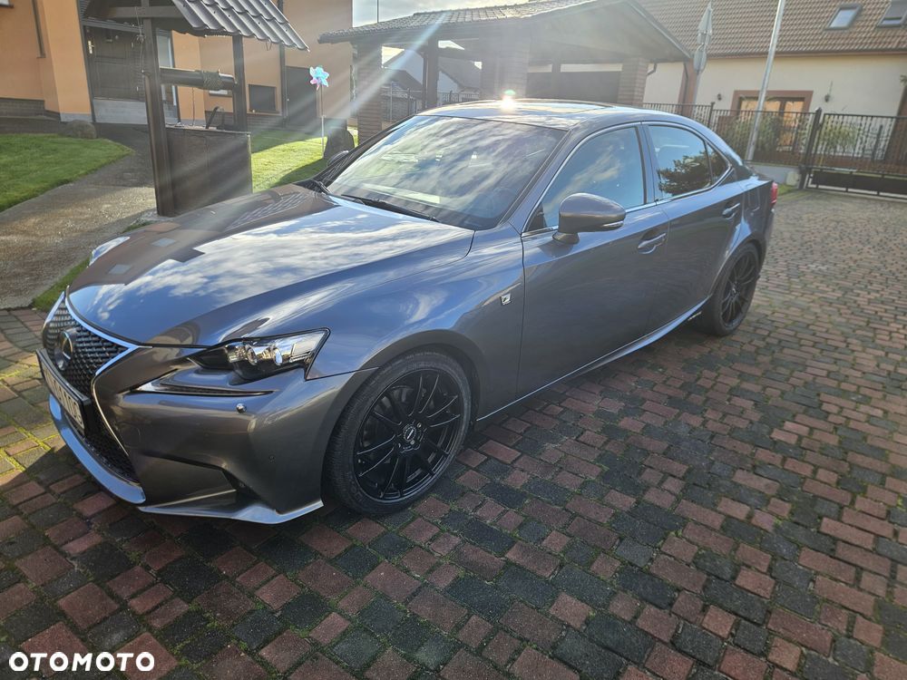 Lexus IS F Sport - 7